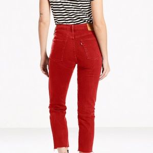 Red Levi’s wedge fit